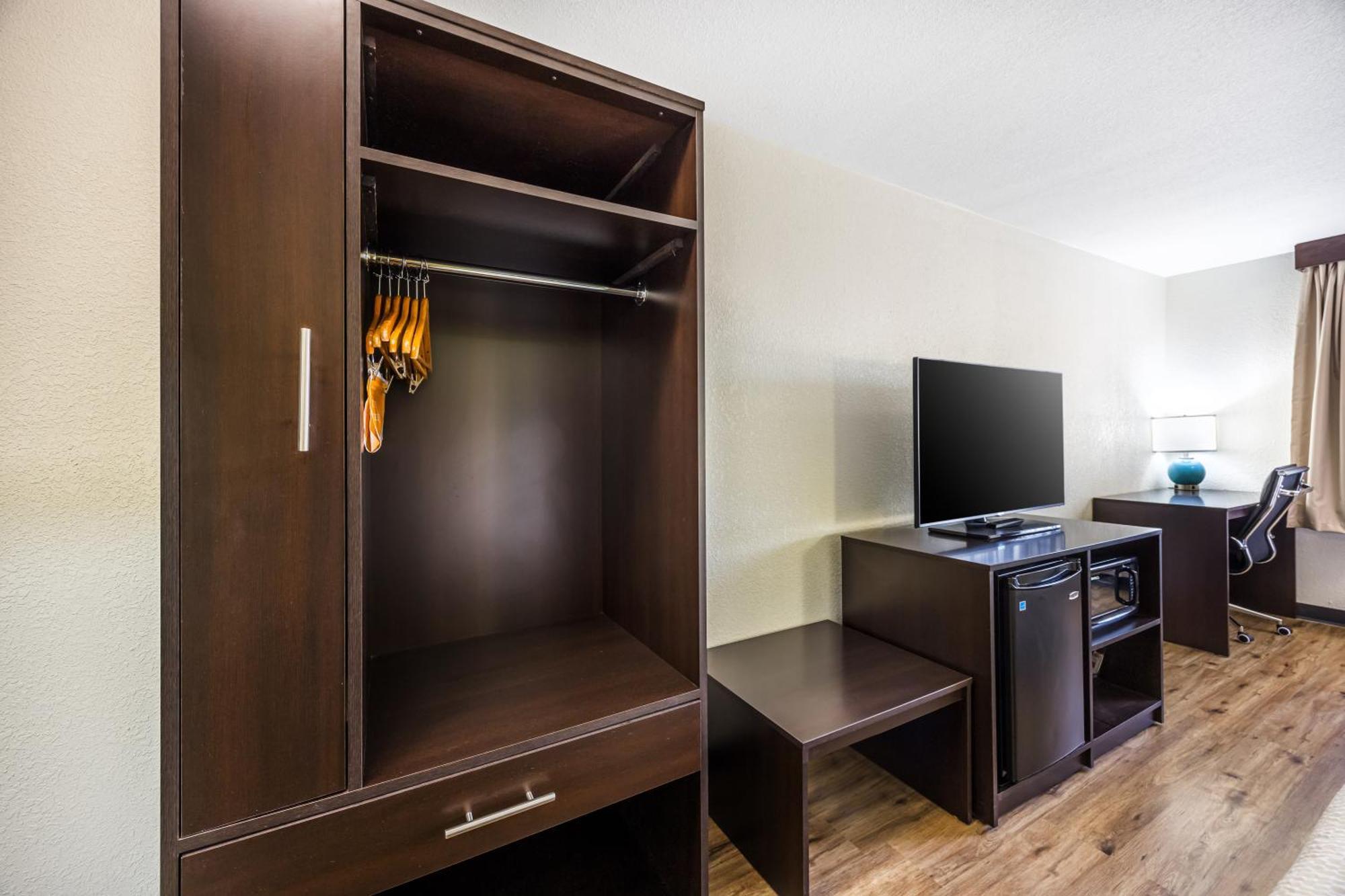 Sleep Inn & Suites Salina I-135 Dış mekan fotoğraf