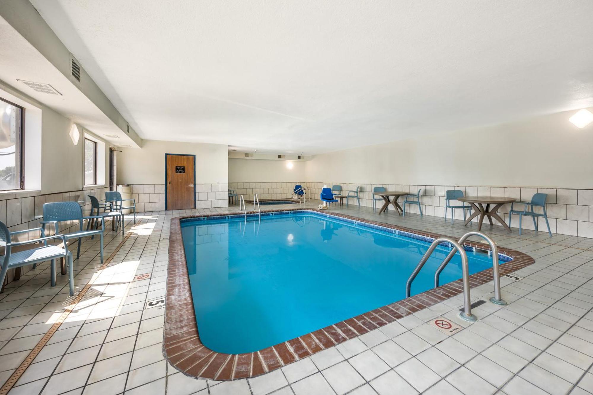 Sleep Inn & Suites Salina I-135 Dış mekan fotoğraf