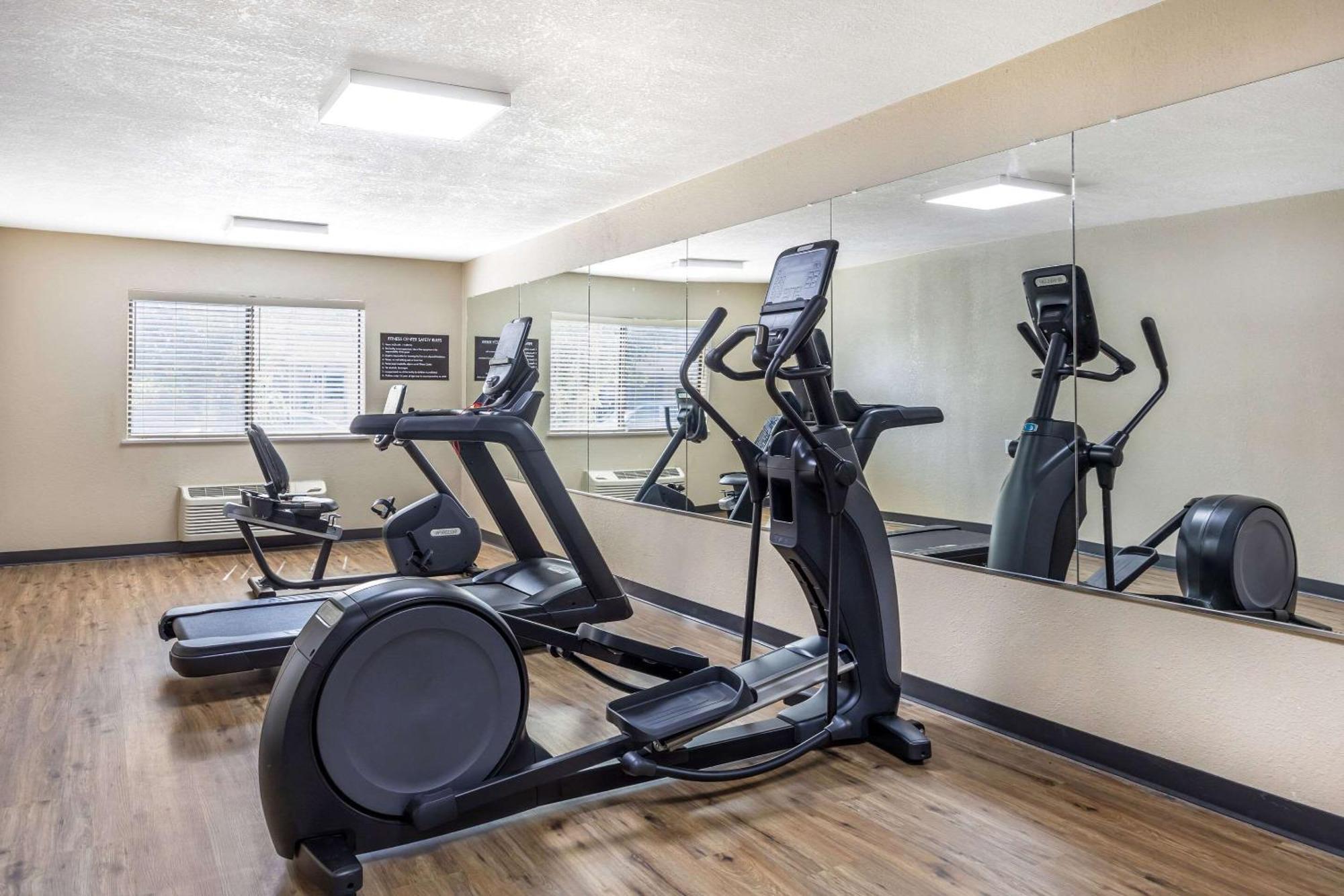 Sleep Inn & Suites Salina I-135 Dış mekan fotoğraf